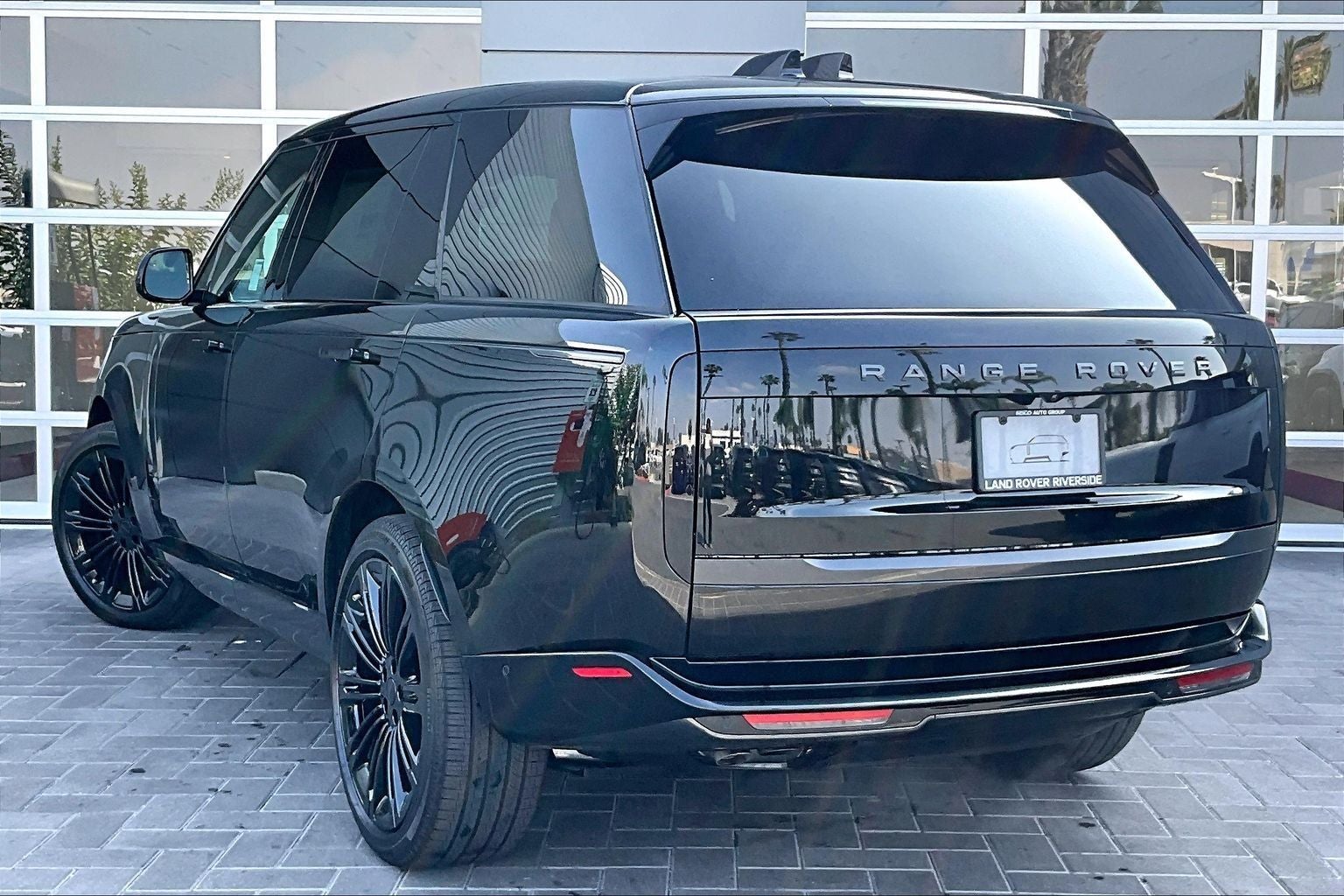 2026 Land Rover Range Rover SE LWB