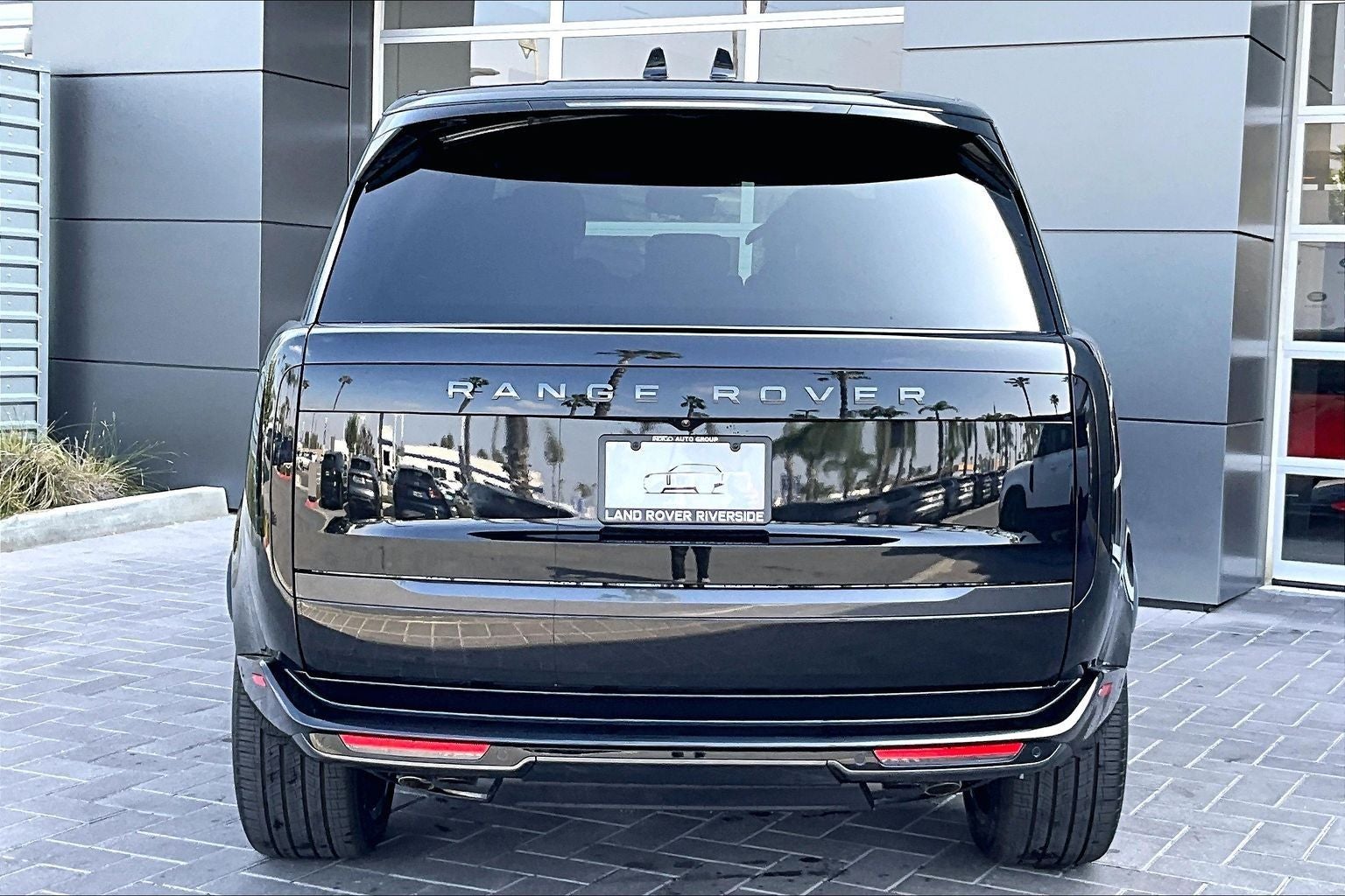 2026 Land Rover Range Rover SE LWB