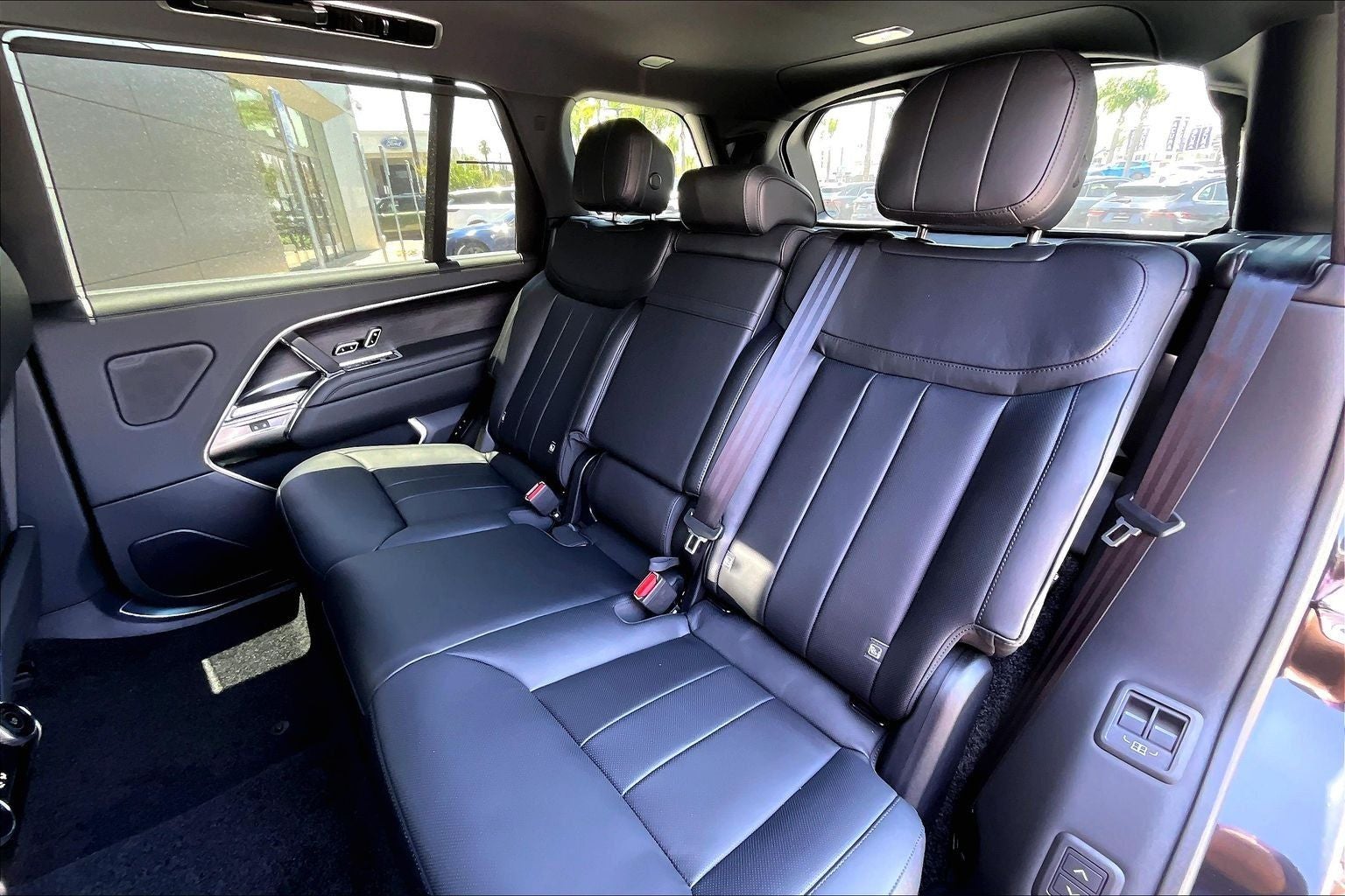 2026 Land Rover Range Rover SE LWB