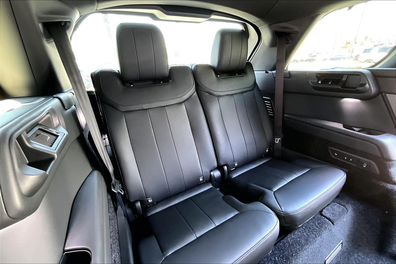 2026 Land Rover Range Rover SE LWB