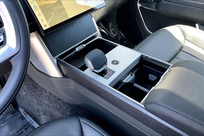 2026 Land Rover Range Rover SE LWB