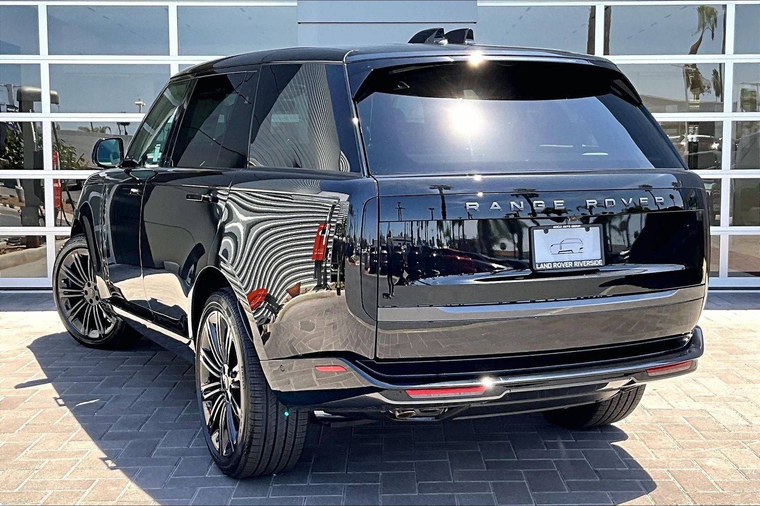 2026 Land Rover Range Rover SE LWB