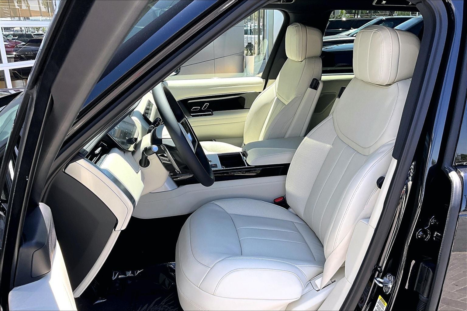 2026 Land Rover Range Rover SE LWB
