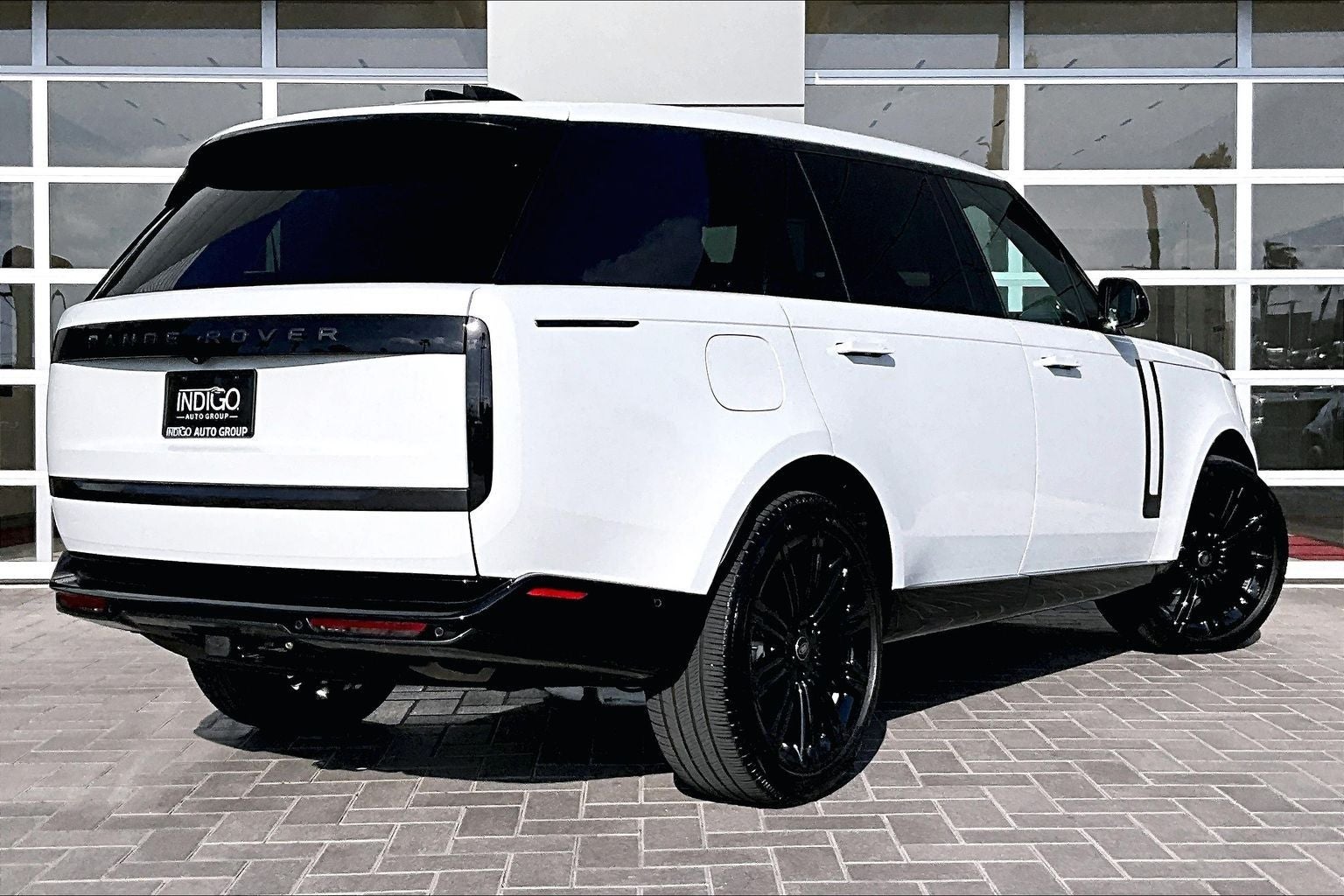 2025 Land Rover Range Rover SE LWB