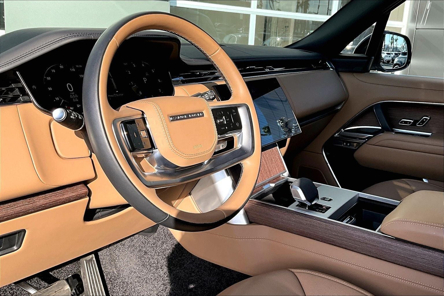 2025 Land Rover Range Rover SE LWB