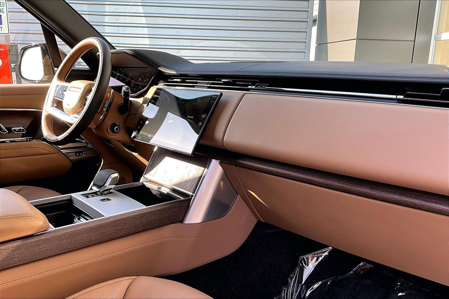 2025 Land Rover Range Rover SE LWB