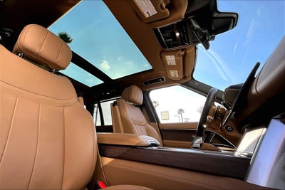 2025 Land Rover Range Rover SE LWB