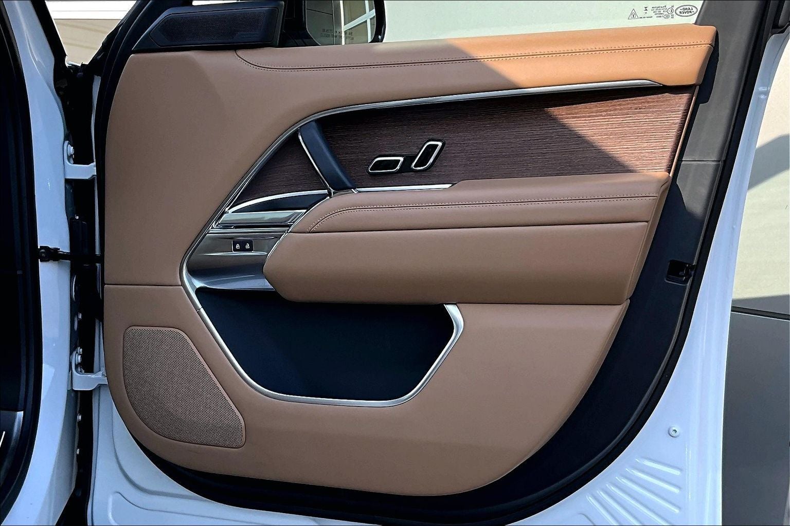 2025 Land Rover Range Rover SE LWB