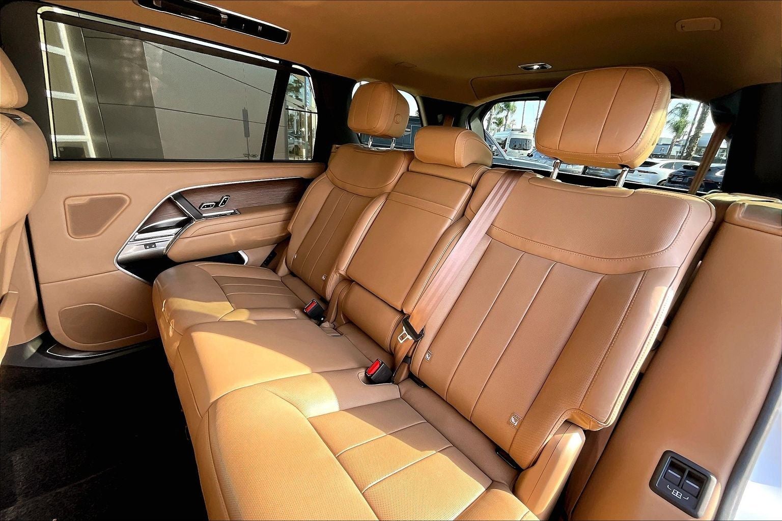 2025 Land Rover Range Rover SE LWB