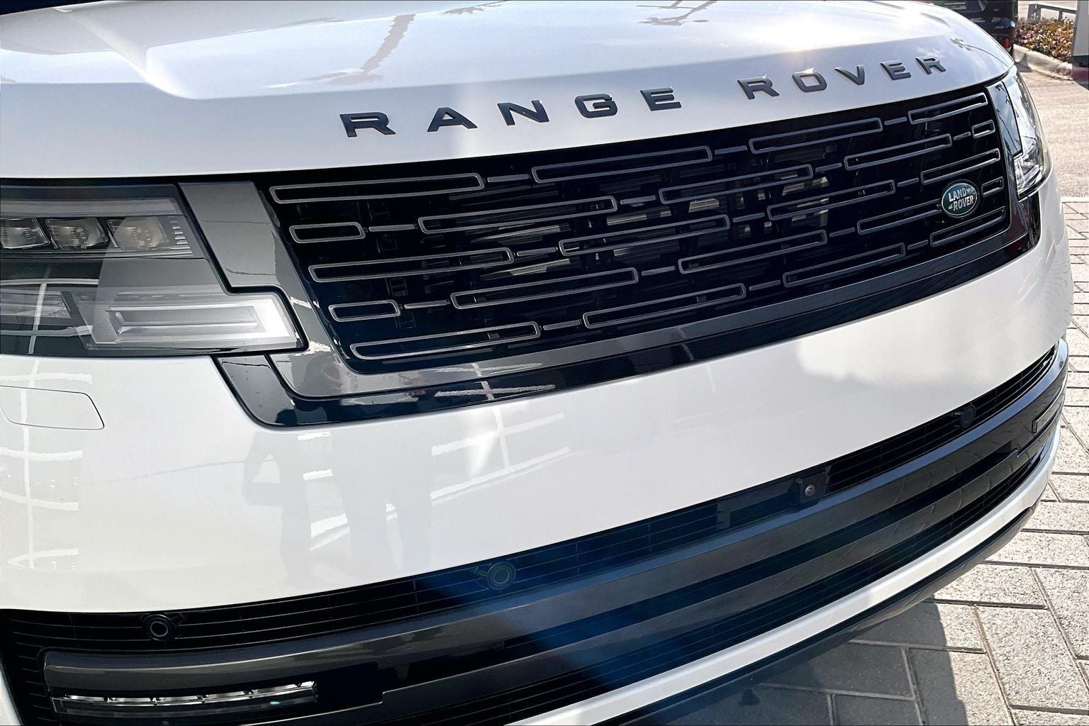 2025 Land Rover Range Rover SE LWB