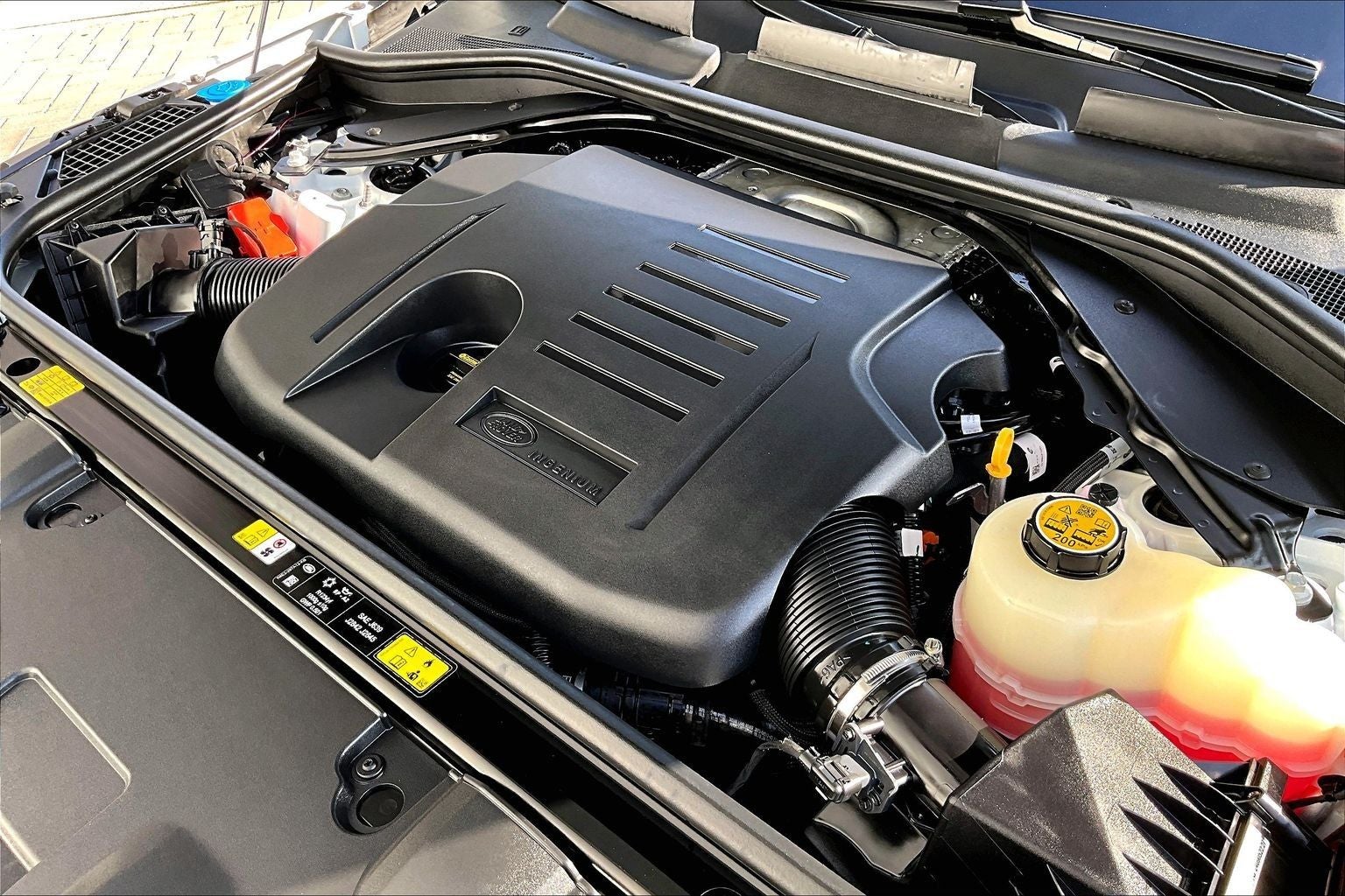 2025 Land Rover Range Rover SE LWB