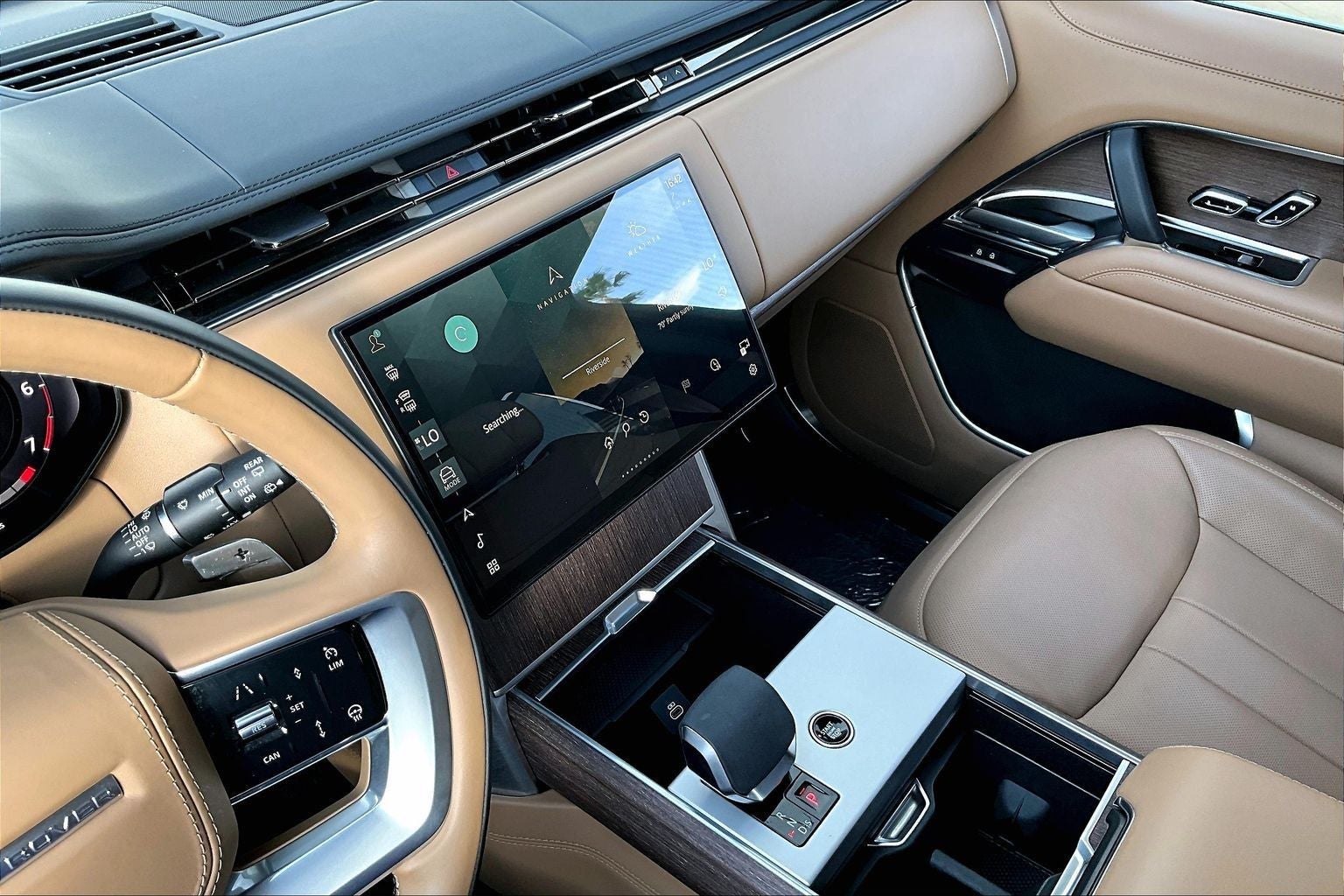 2025 Land Rover Range Rover SE LWB