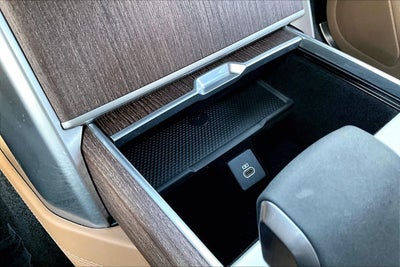 2025 Land Rover Range Rover SE LWB