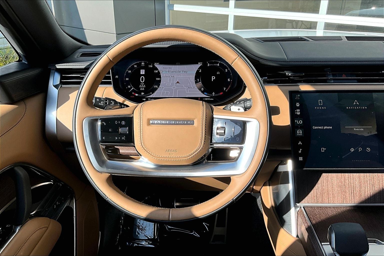 2025 Land Rover Range Rover SE LWB