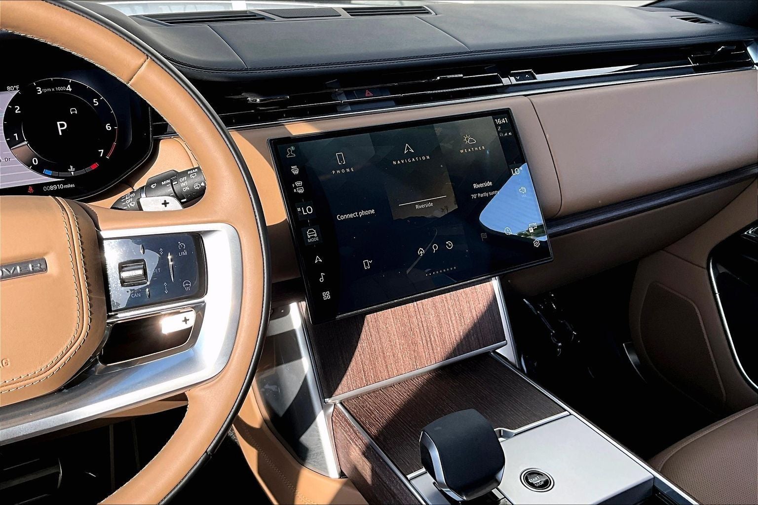 2025 Land Rover Range Rover SE LWB