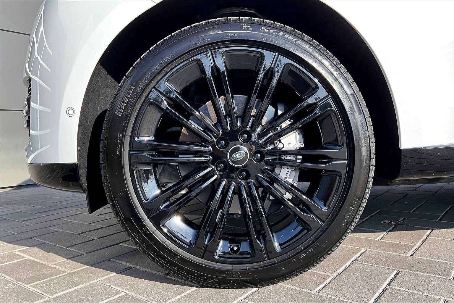 2025 Land Rover Range Rover SE LWB