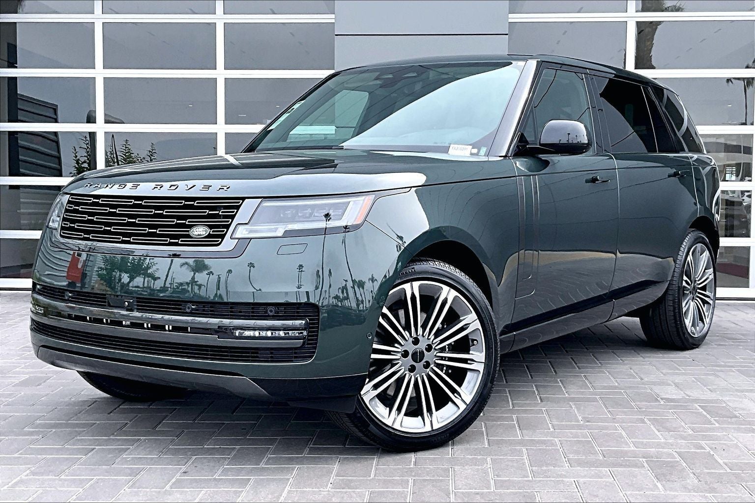 2026 Land Rover Range Rover SE LWB