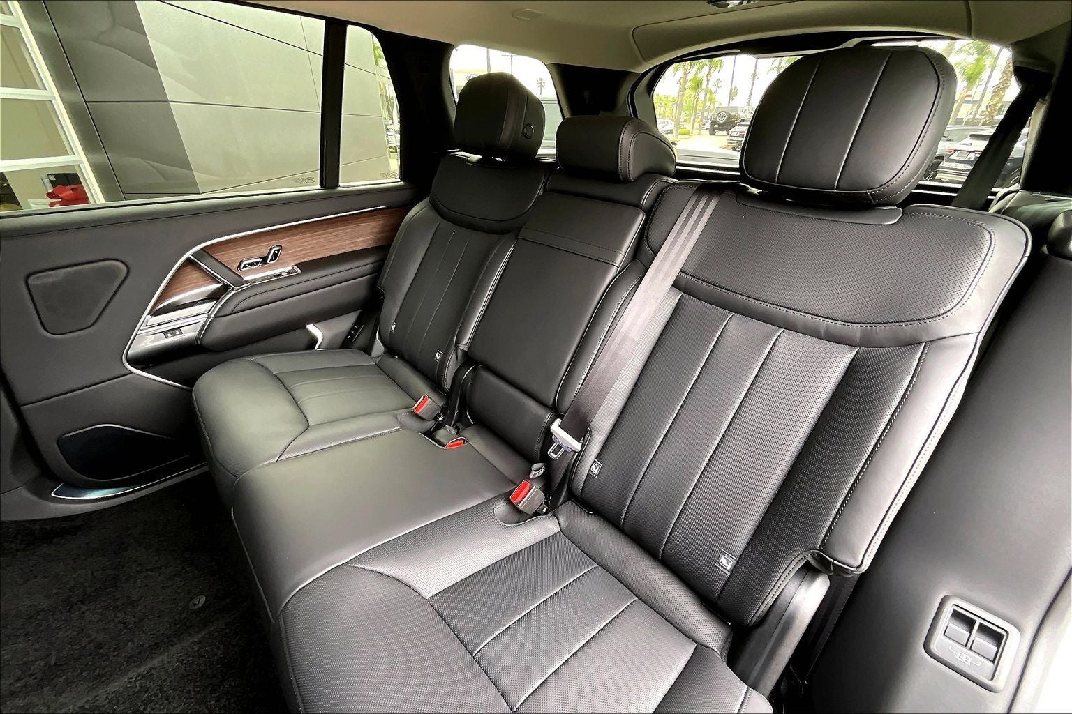 2026 Land Rover Range Rover SE LWB