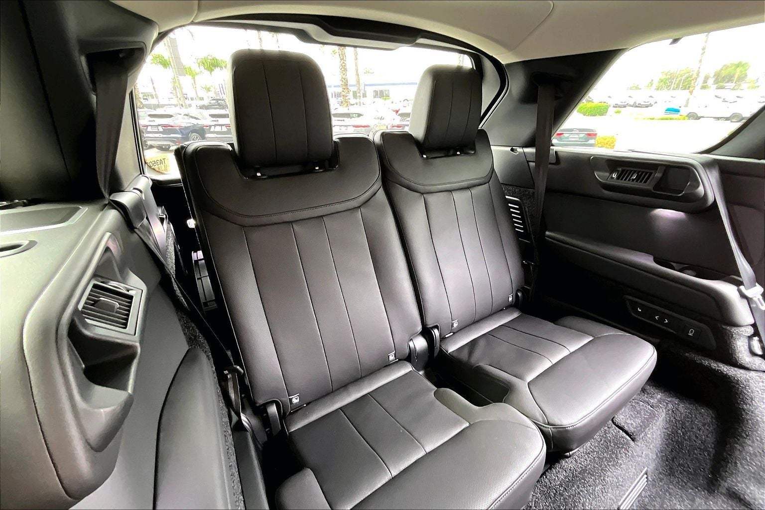 2026 Land Rover Range Rover SE LWB