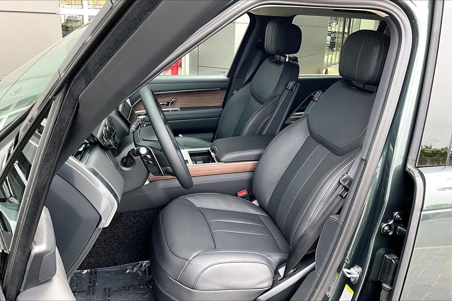 2026 Land Rover Range Rover SE LWB