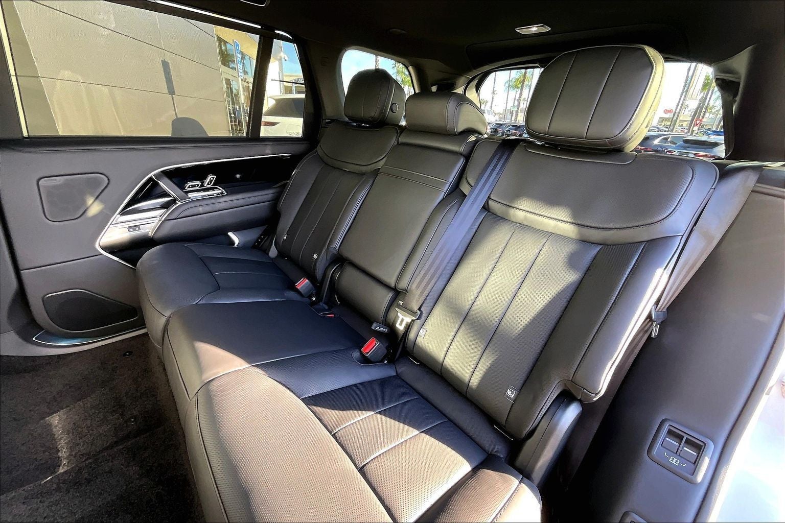 2026 Land Rover Range Rover SE LWB