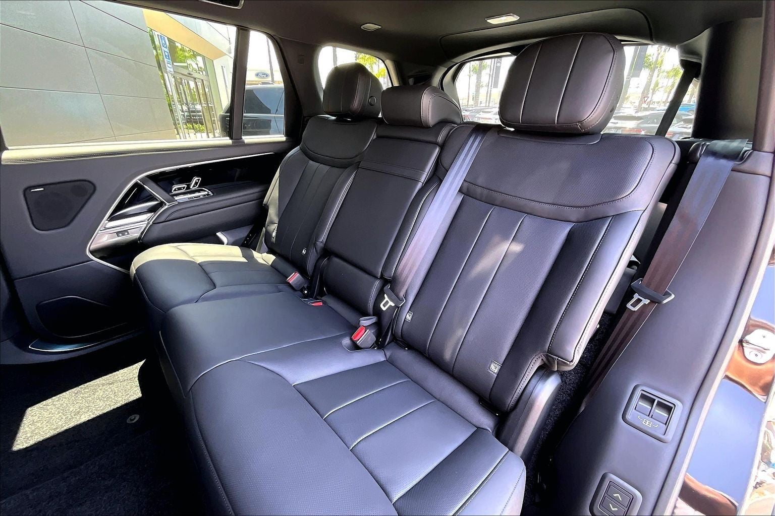 2026 Land Rover Range Rover SE LWB