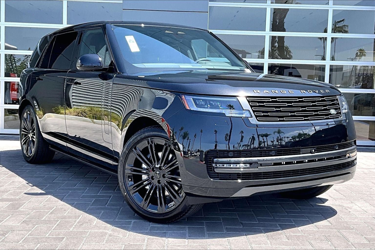 2026 Land Rover Range Rover SE LWB