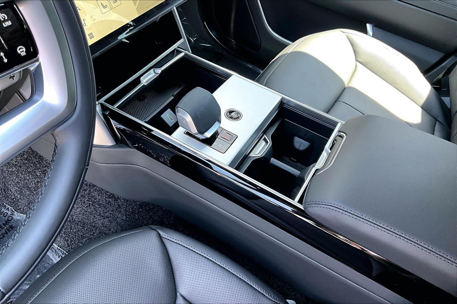2026 Land Rover Range Rover SE LWB