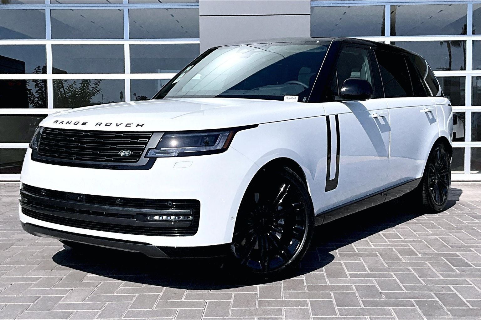 2026 Land Rover Range Rover SE LWB