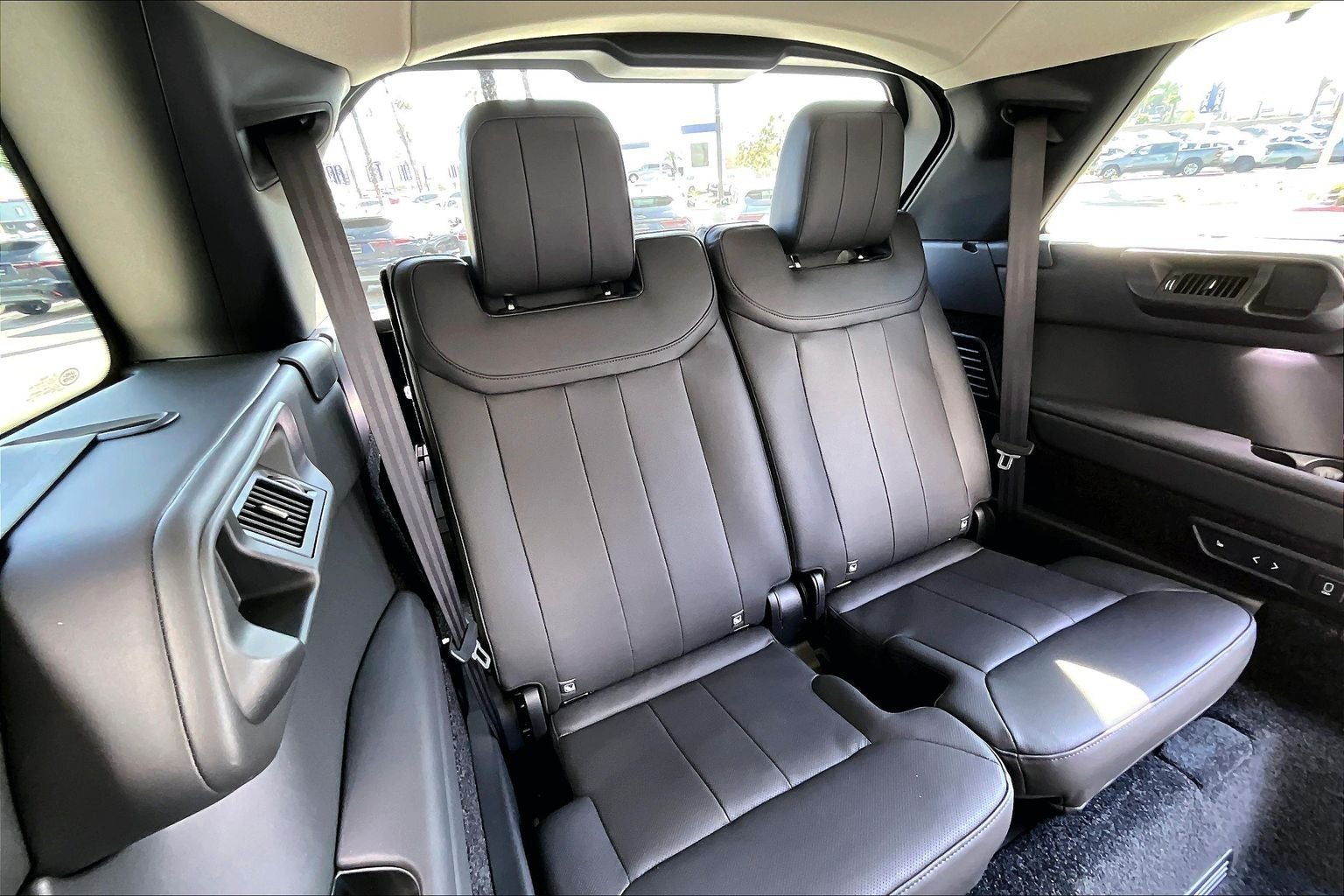 2026 Land Rover Range Rover SE LWB