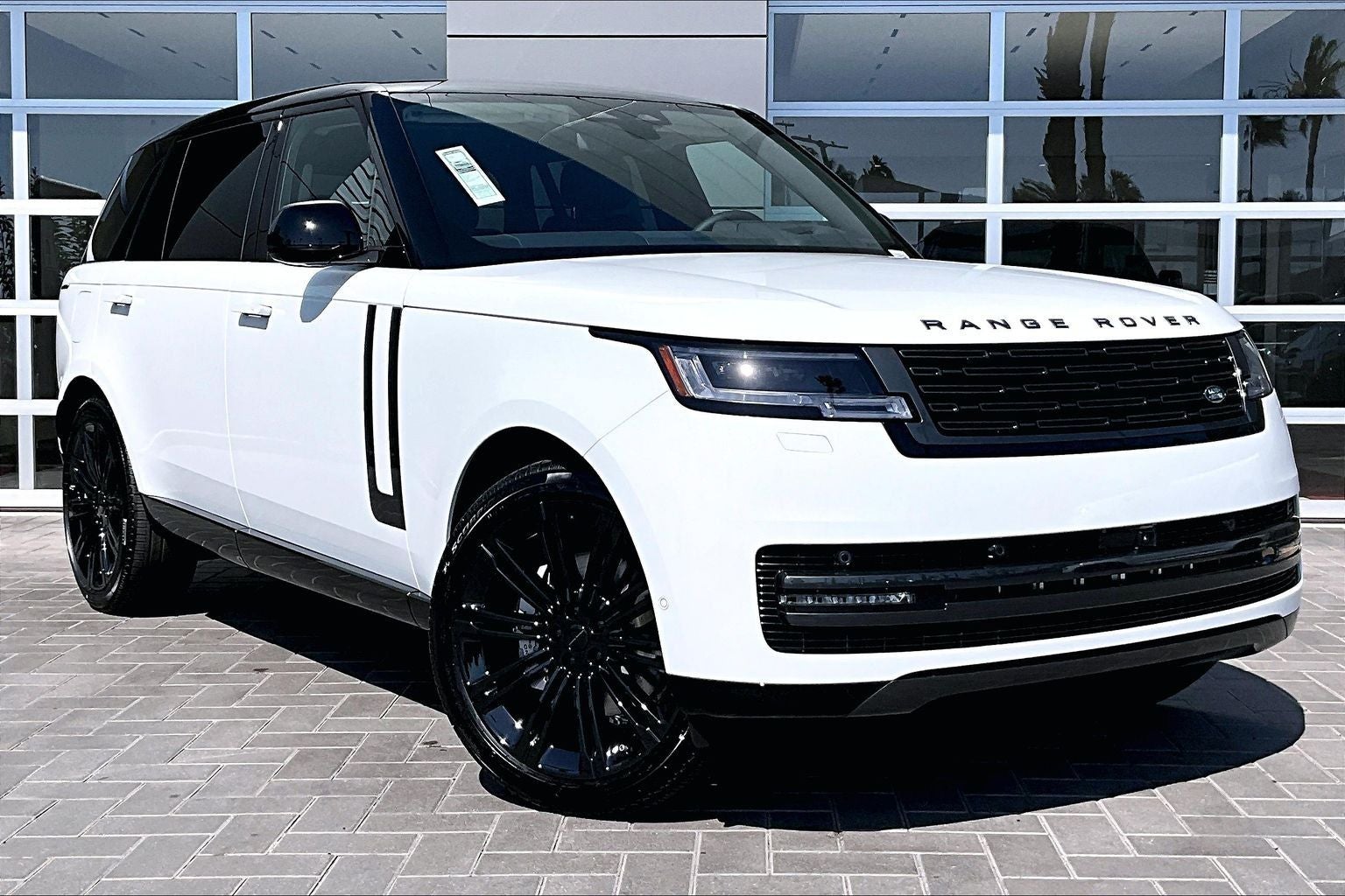 2026 Land Rover Range Rover SE LWB