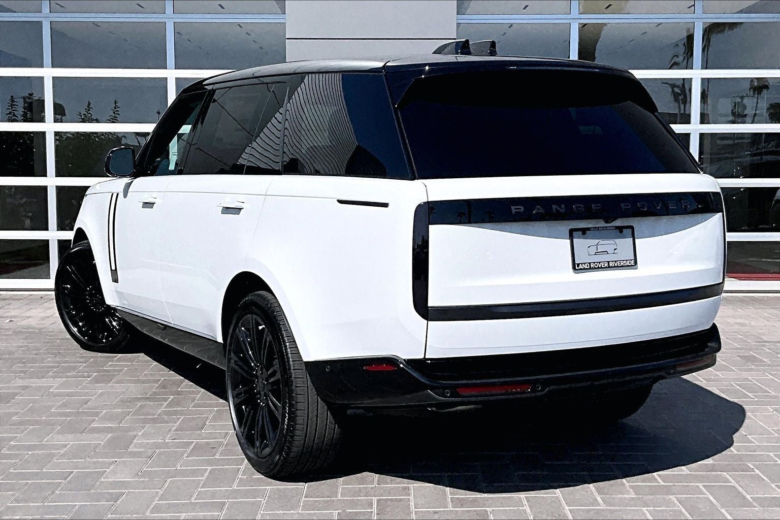 2026 Land Rover Range Rover SE LWB