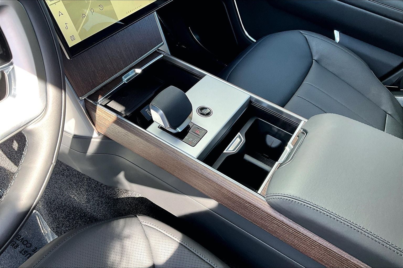 2026 Land Rover Range Rover SE LWB