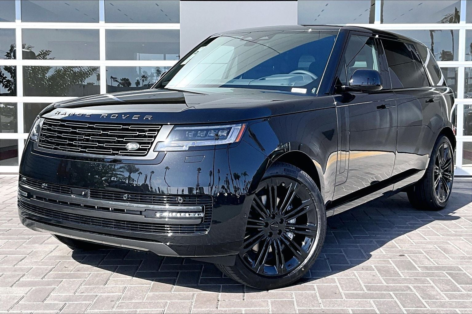 2026 Land Rover Range Rover SE LWB