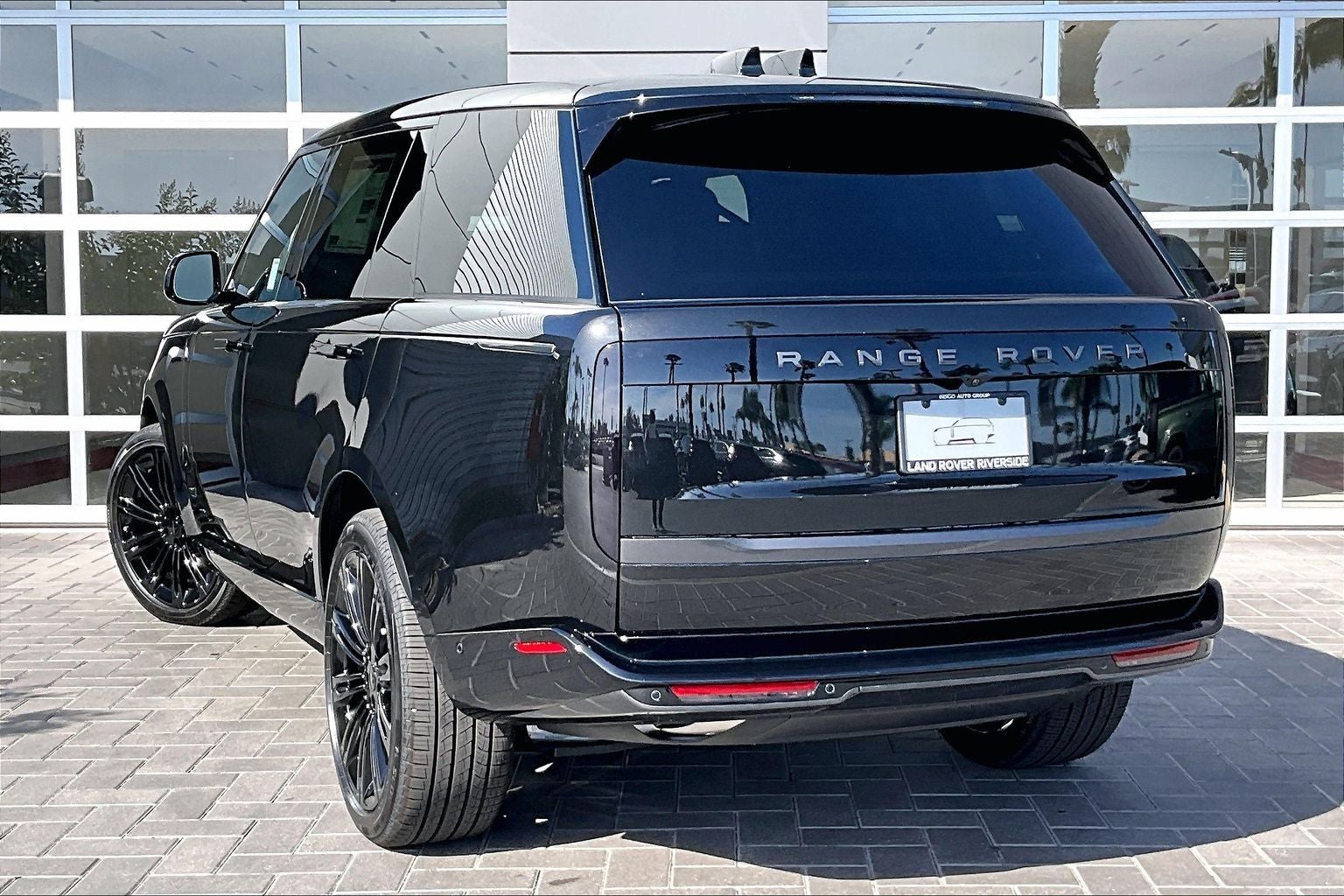 2026 Land Rover Range Rover SE LWB