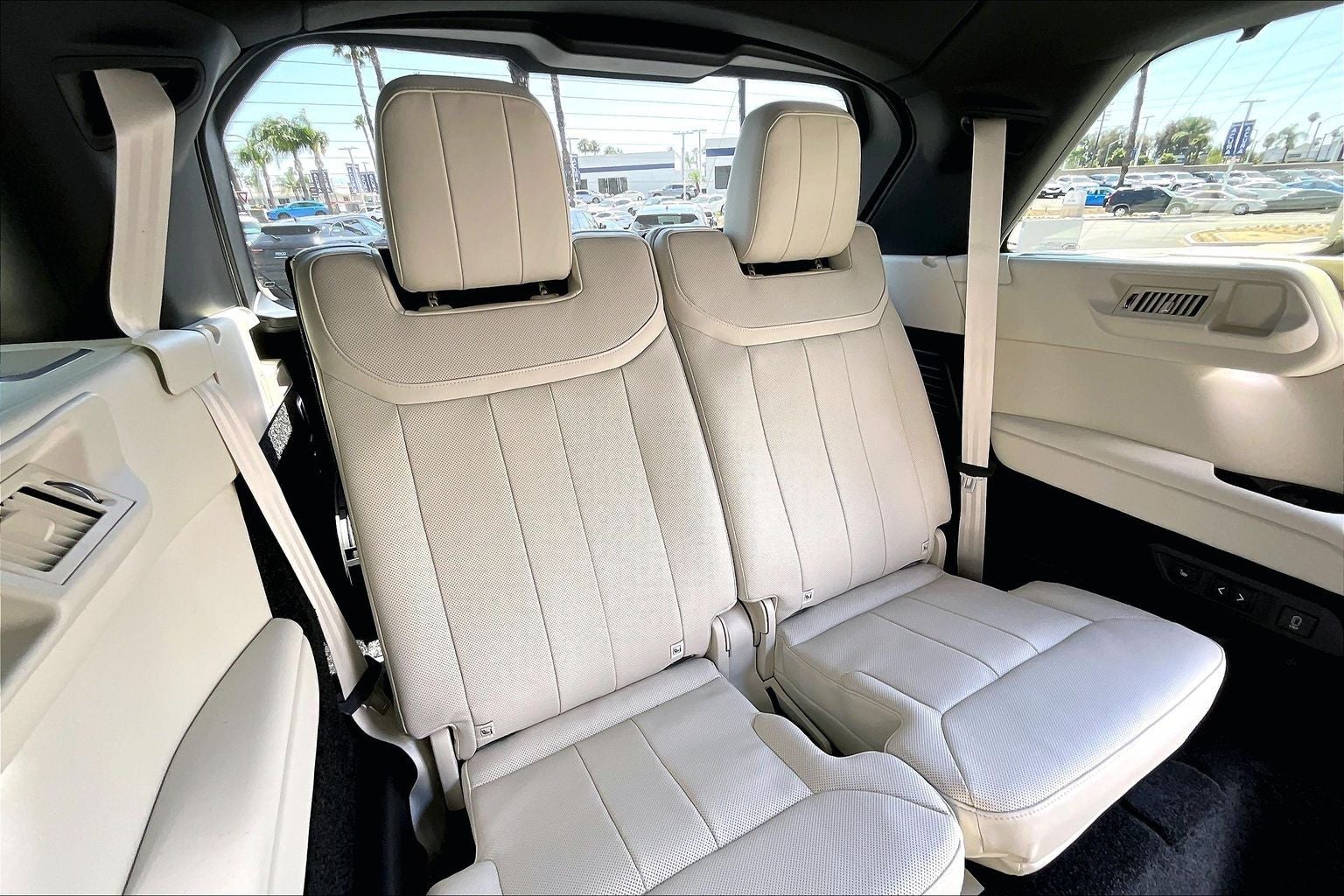 2026 Land Rover Range Rover SE LWB