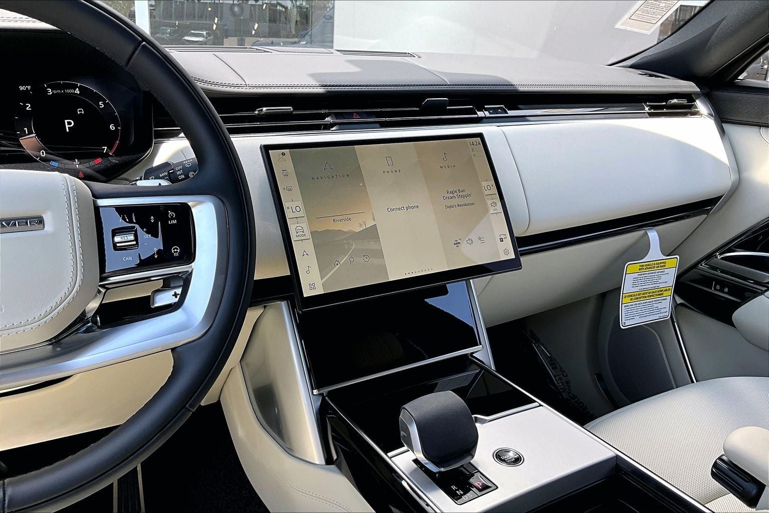 2026 Land Rover Range Rover SE LWB