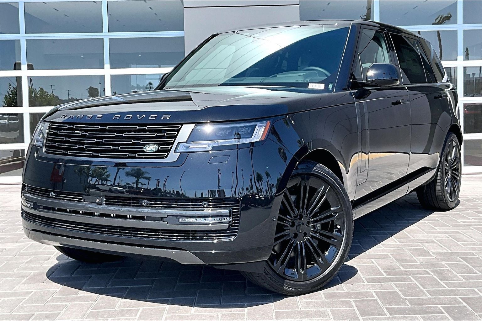 2026 Land Rover Range Rover SE LWB