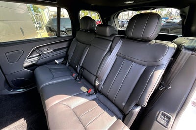 2026 Land Rover Range Rover SE LWB