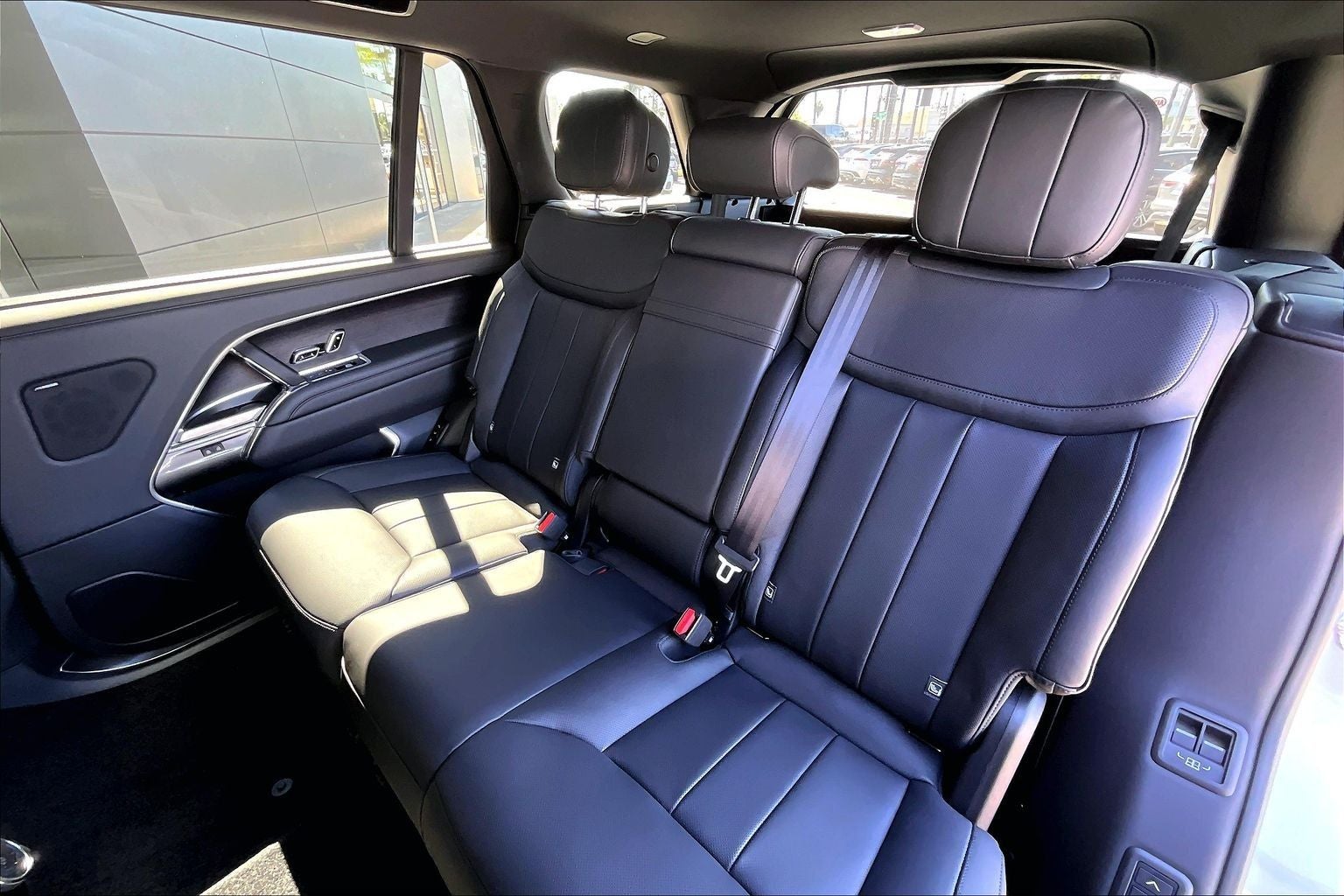 2026 Land Rover Range Rover SE LWB