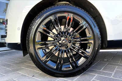 2026 Land Rover Range Rover SE LWB