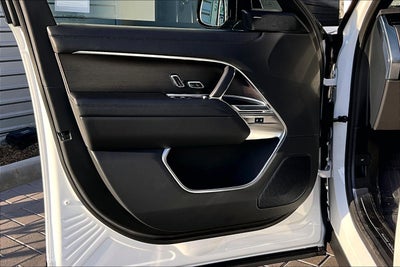 2026 Land Rover Range Rover SE LWB