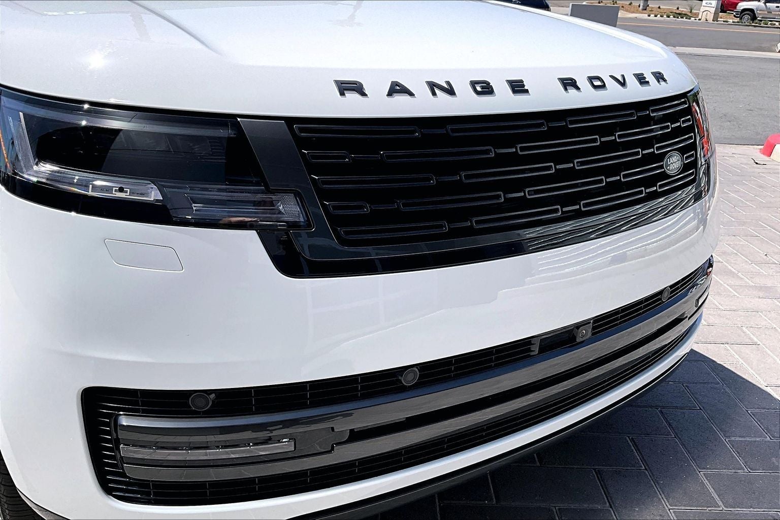 2026 Land Rover Range Rover SE LWB