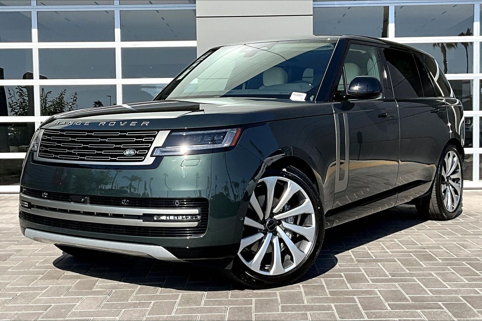 2026 Land Rover Range Rover SE LWB