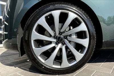 2026 Land Rover Range Rover SE LWB