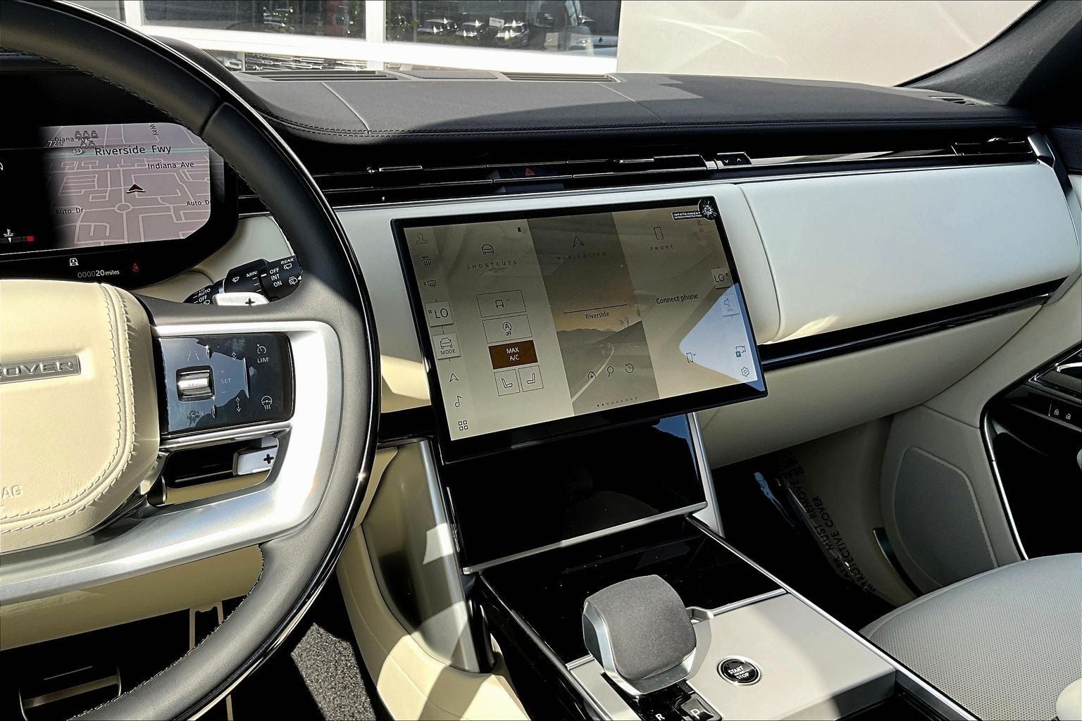 2026 Land Rover Range Rover SE LWB