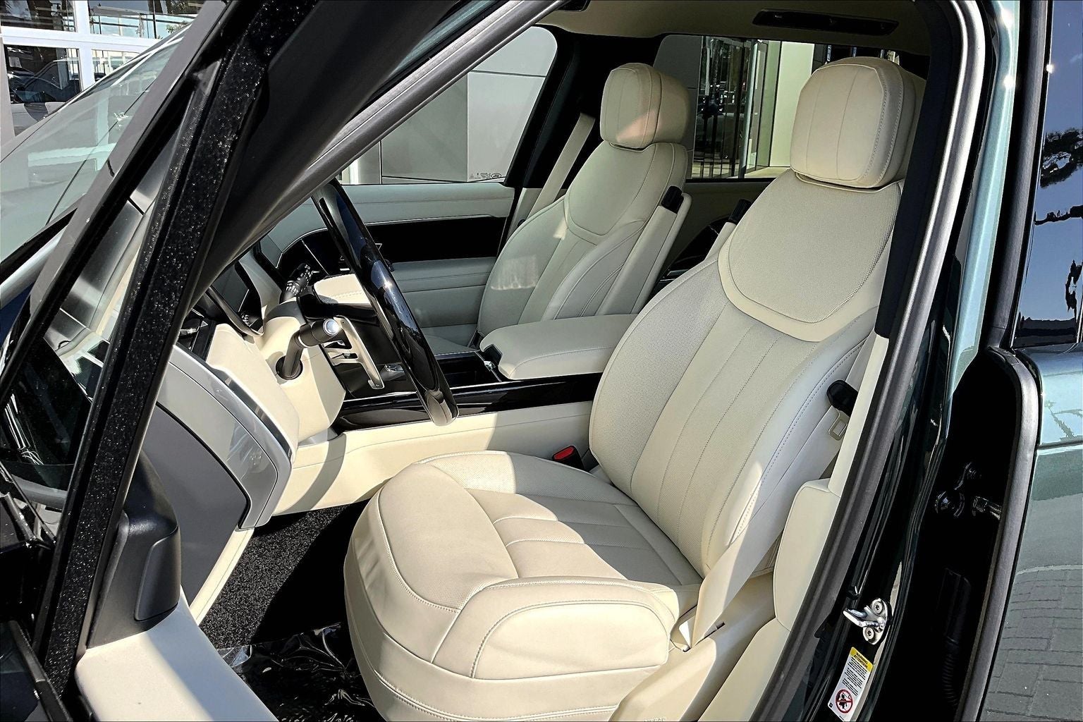 2026 Land Rover Range Rover SE LWB