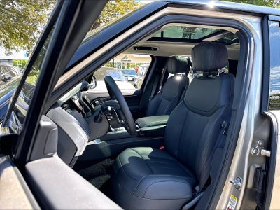 2026 Land Rover Range Rover SE LWB