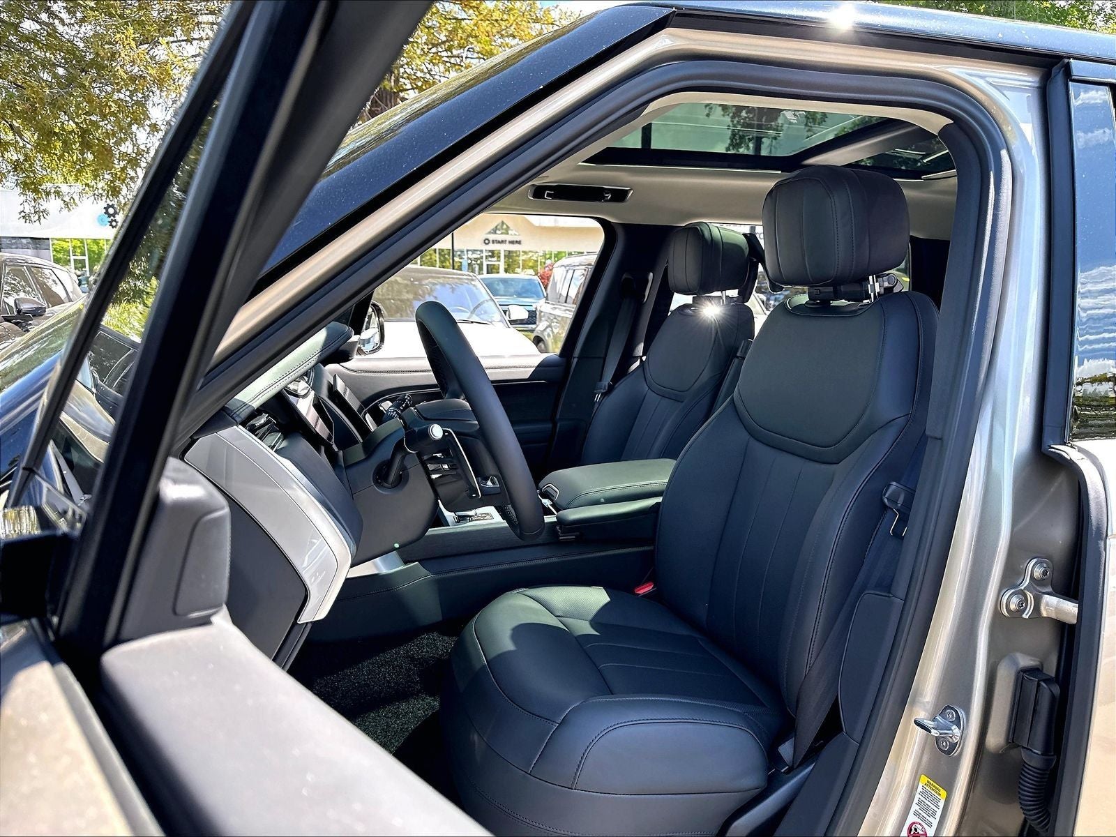 2026 Land Rover Range Rover SE LWB