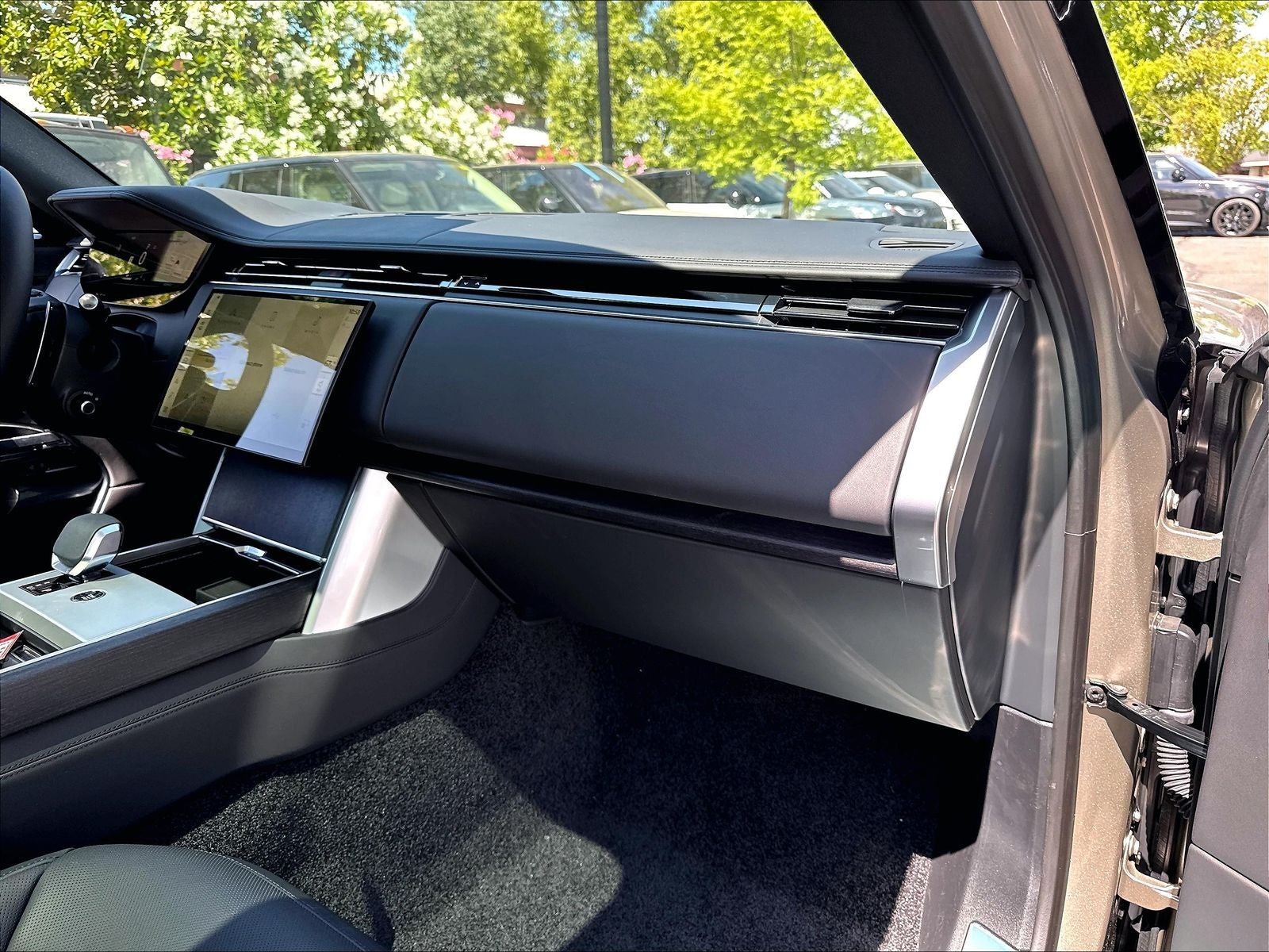 2026 Land Rover Range Rover SE LWB